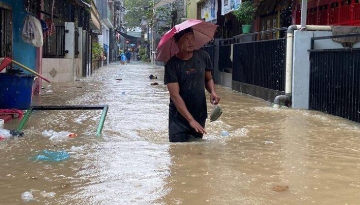 Banjir dan Longsor Terjang Manado: 1 Warga Tewas, 100 Mengungsi