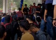 Ribuan Mahasiswa UNG Kepung Rudis Gubernur, Desak Dialog Langsung dengan Gusnar Ismail