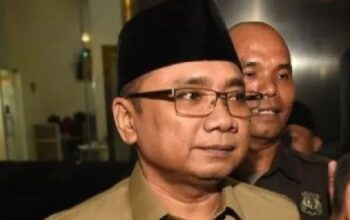 Sudah Jadi Tersangka, Tapi Belum Ditahan: Ada Apa di Balik Kasus Kuota Haji Yaqut?