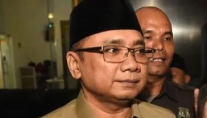 Sudah Jadi Tersangka, Tapi Belum Ditahan: Ada Apa di Balik Kasus Kuota Haji Yaqut?