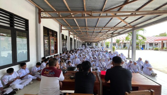 Ratusan Siswa SMPN 6 Gorontalo Ikuti Sosialisasi Bahaya Paham IRET