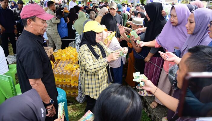 Wagub Idah Perkuat Stabilitas Harga Lewat Pasar Murah, Ribuan Warga Boalemo Antusias